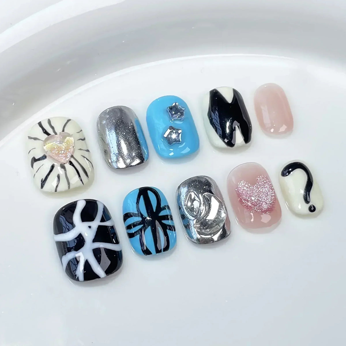 10Pcs Black Handmade Press on Nails Full Cover Stars Design Gold Foil Shiny Short Round False Nails Wearable Manicure Nail Tips