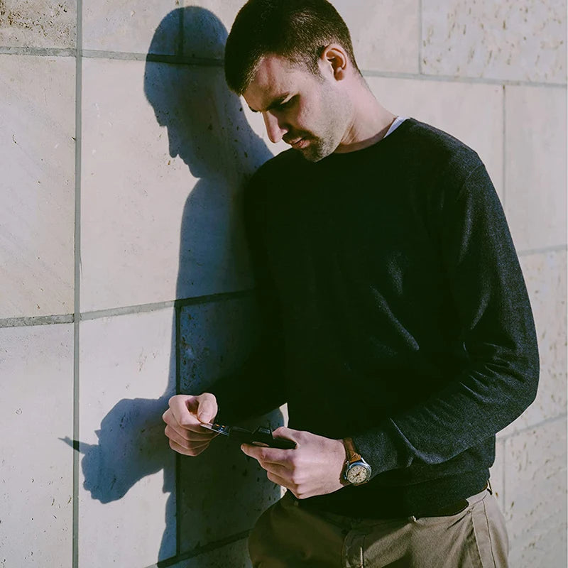 Ultra-thin Men'sLeather Wallet with RFID Protection Push Up Card Holder with Apple AirTag Cover without Air Tag