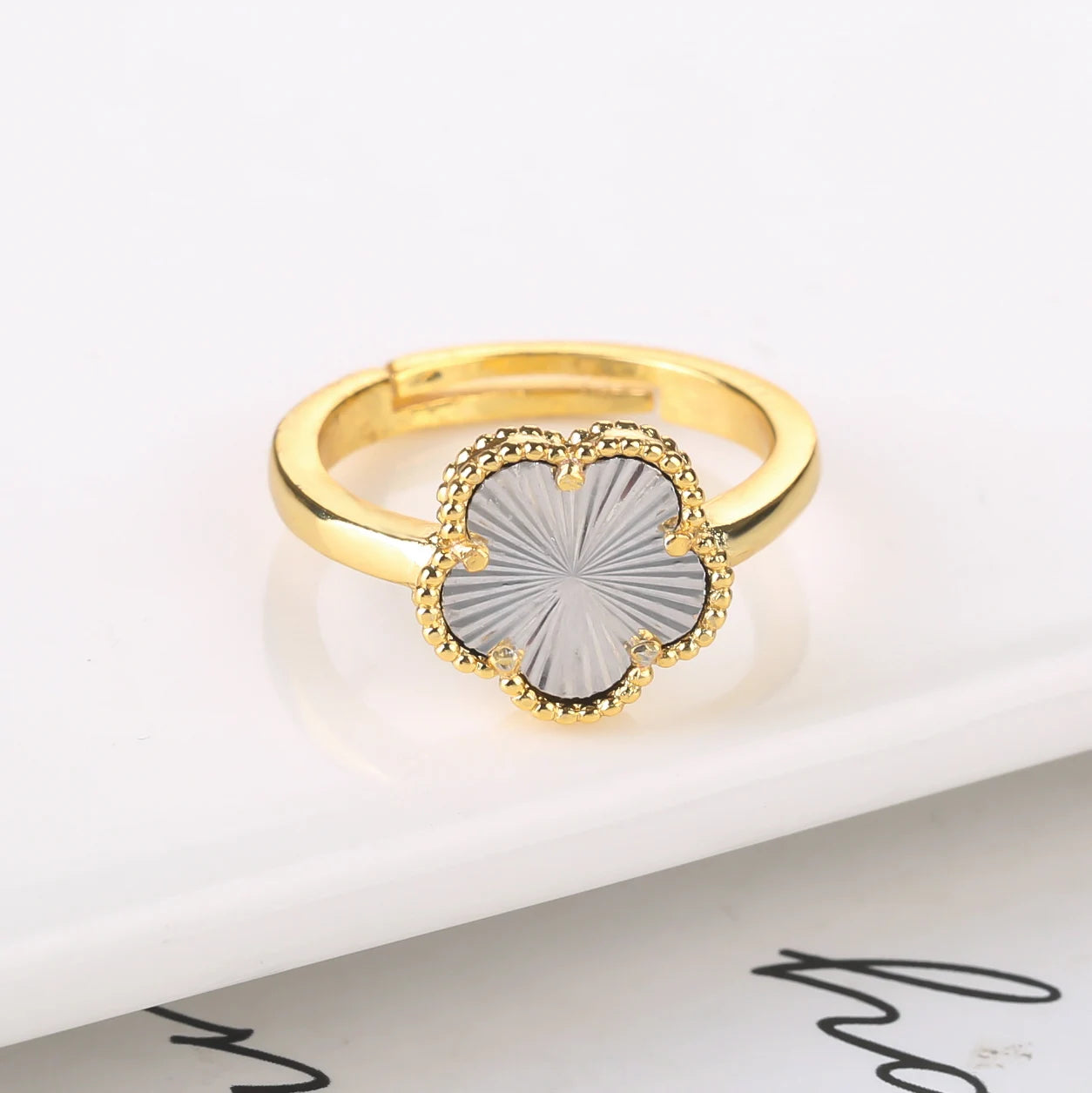 9-Color New Minimalist Shell Natural Stone Plant Flower Ring With Adjustable Opening For Women's Luxurious Temperament Clover