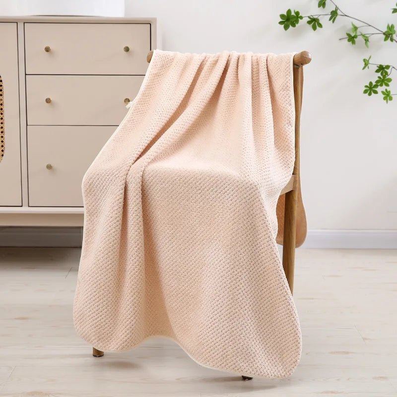 Big towel, candy, coral velvet bath towel, soft, skin friendly, water absorbing, non hair shedding, thickened beach sports towel
