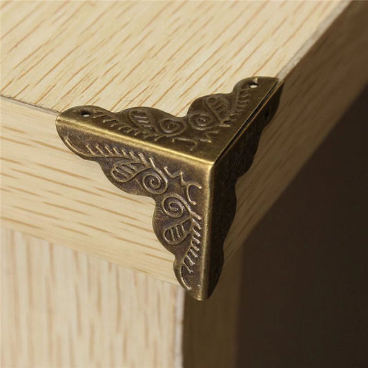 30Pcs Vintage Corner Protectors Vintage Guard Box Corner Exquisite Metal Angle Protector Furniture Cover Pad for Gift Box