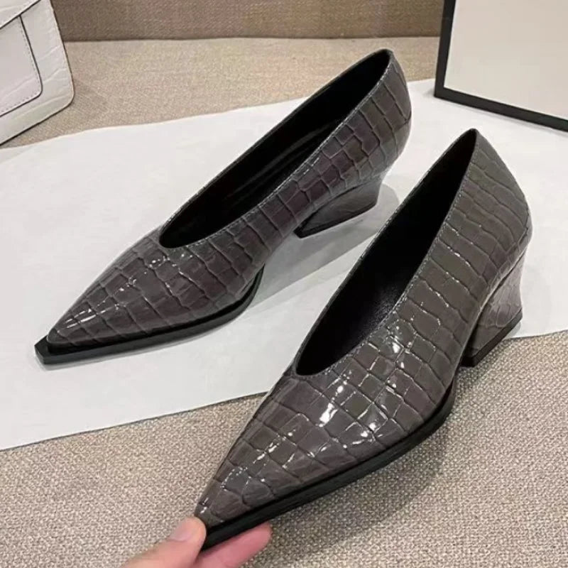 Fashionable Crocodile Leather Office Shoes 2024 Women's Simple Patent Leather Shallow High Heels Pointed Toe Women's High Heels