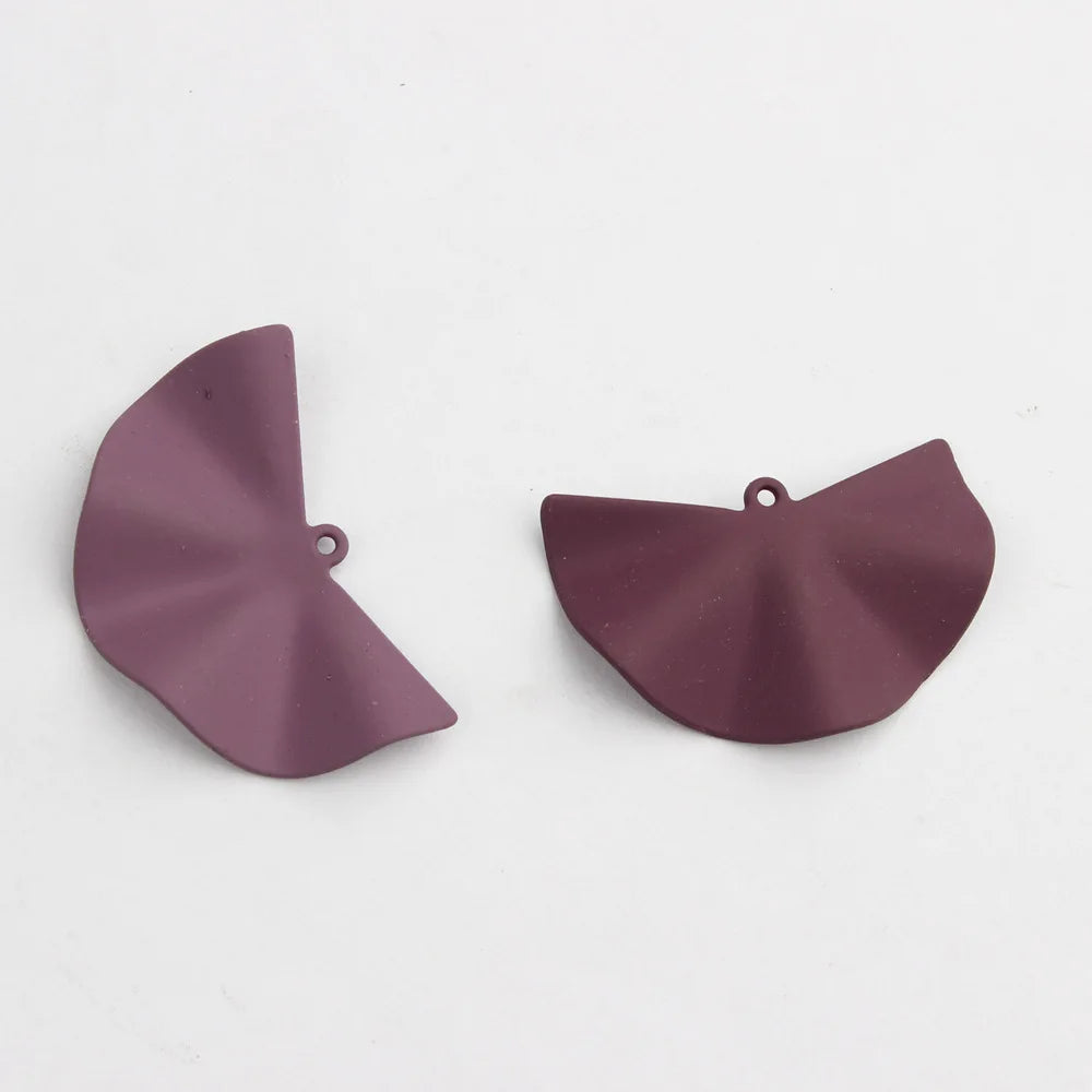 Unique Design Zinc Alloy Charms in Half-moon Shape for Handmade Crafts