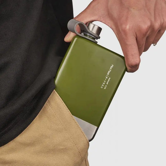 Flat Water Bottles For Travel Leakproof Compact Water Bottle Stainless Steel Reusable Liquor Containers For Beer Beverage Drinks