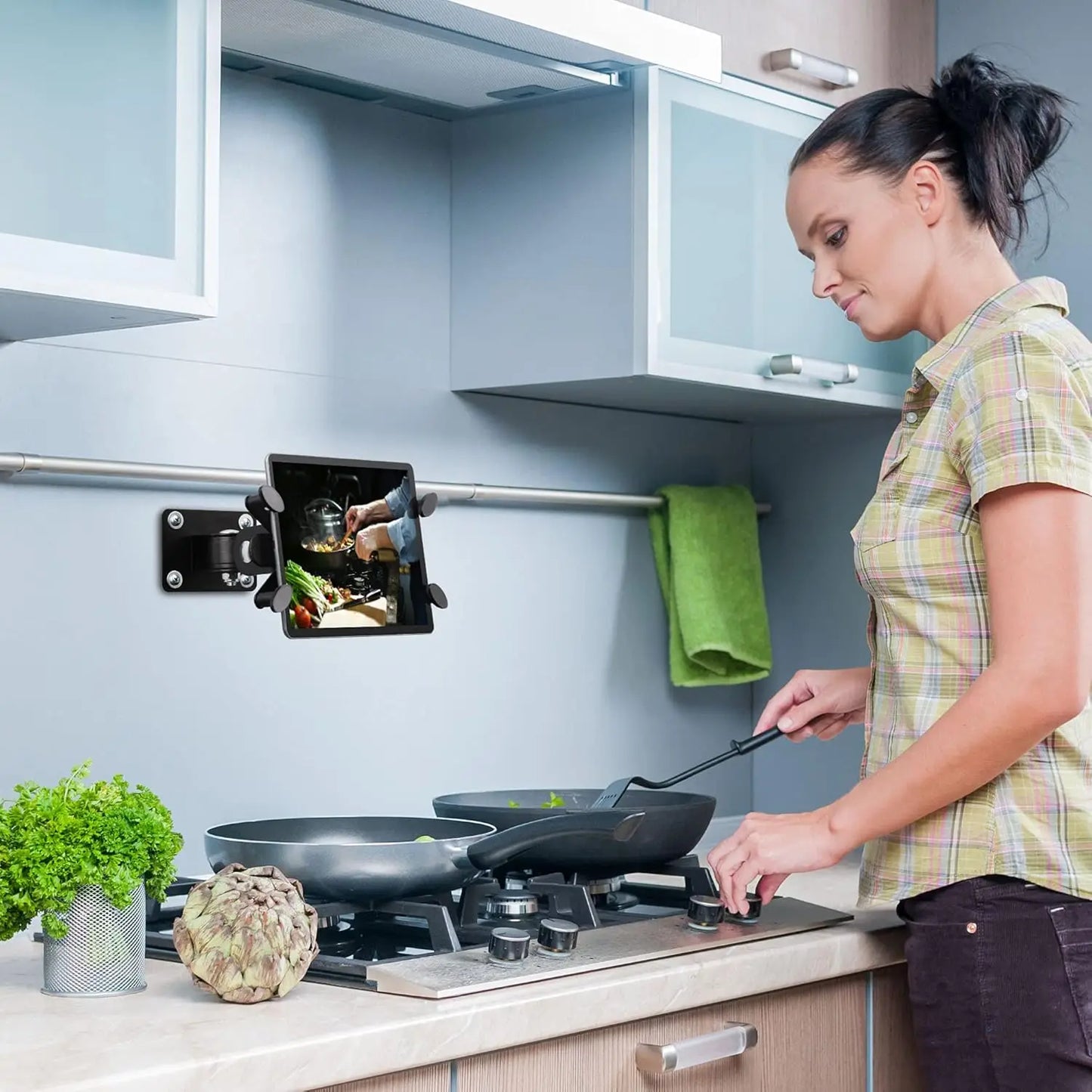 Tablet Wall Mount, Suitable for 7 to 13 inch Tablet PCs, Homes, Classrooms, Medical Places, Business (Black)