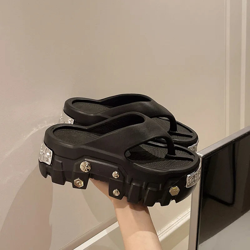 Woman flip flops Punk Design Shoes 2025 trend Casual Platform Sandals non-slip Outdoor slippers Unique features Flat Slides