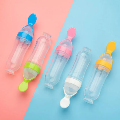 5pcs Silicone Squeezing Feeding Bottle Spoon Bottle Feeder Newborn Baby Training Drink Spoon Safe Tableware Training Feeder