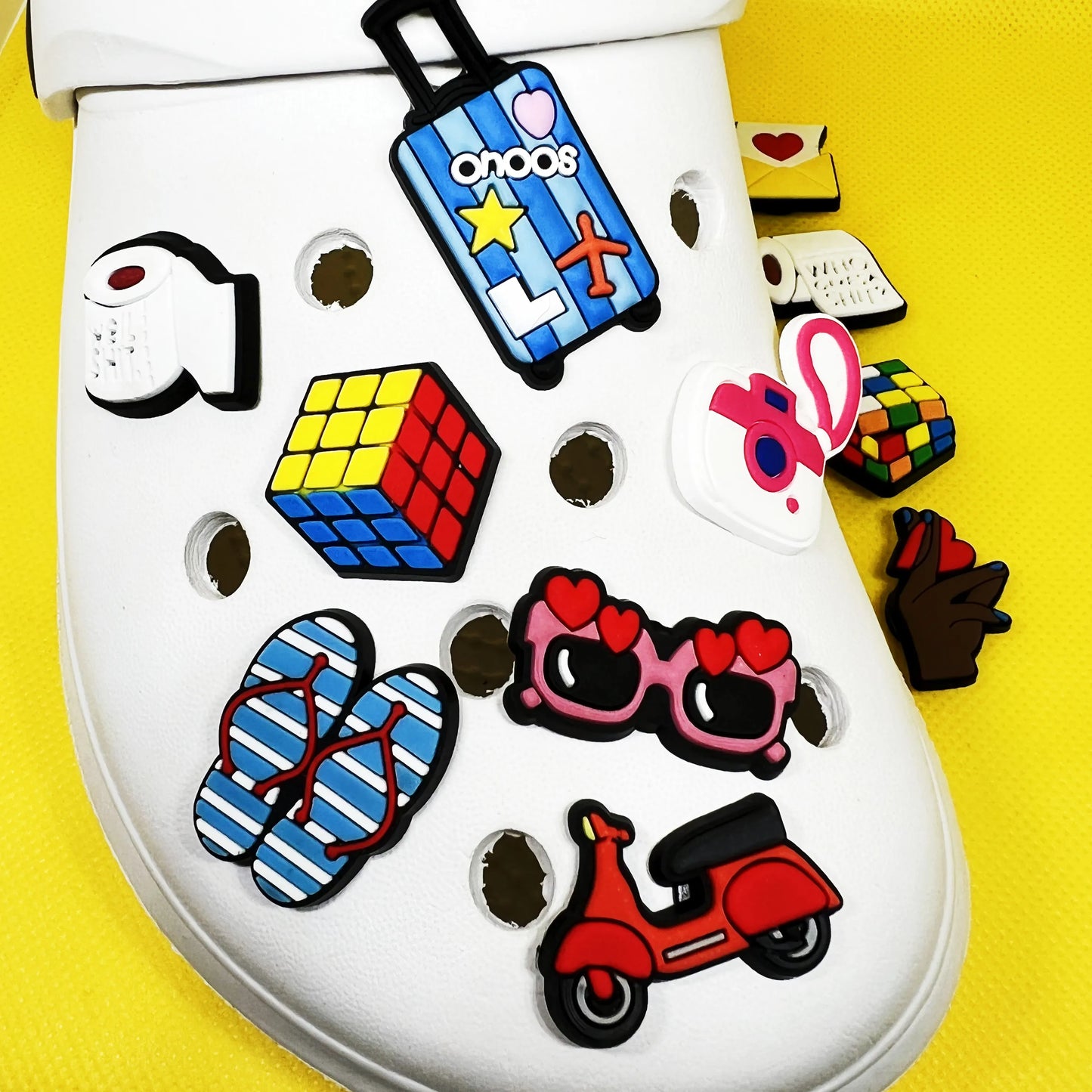 1Pcs Cartoon Cube Crocs Trunk Motorcycle Shoes Decorations for Xmas Gifts