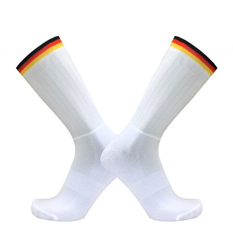 Anti Slip Silicone Summer Aero Socks Whiteline Cycling Socks Men Bicycle Sport Running Bike Socks Calcetines Ciclismo