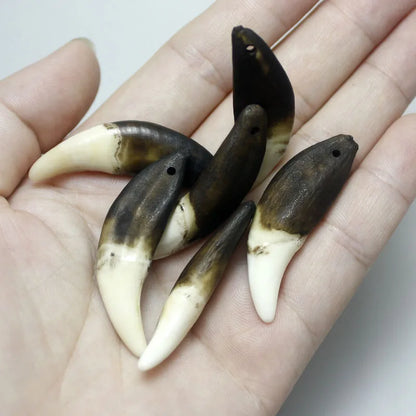 Wolf Teeth Pendant Wholesale Teeth 4 pcs Retro White&Black Teeth Jewelry Accessories Resin High Imitation  