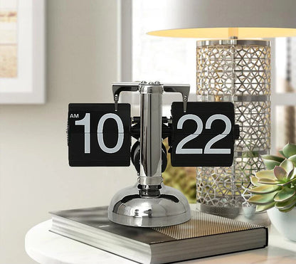 A Flipping Clock with Page Turning Automatically for Modern Home Decoration Full of Sense of Technology Retro Table Clock