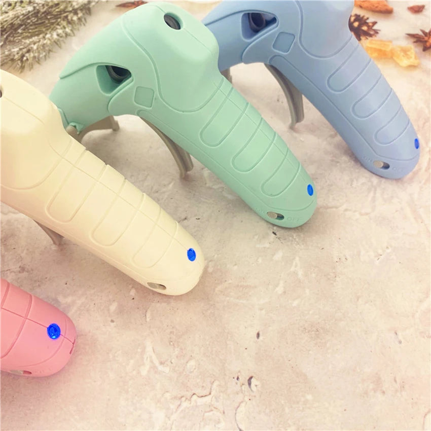 Cordless Hot Melt Glue Gun, USB Powered, 30 Sticks, for DIY, Arts and Crafts Projects, Sealing, 20W