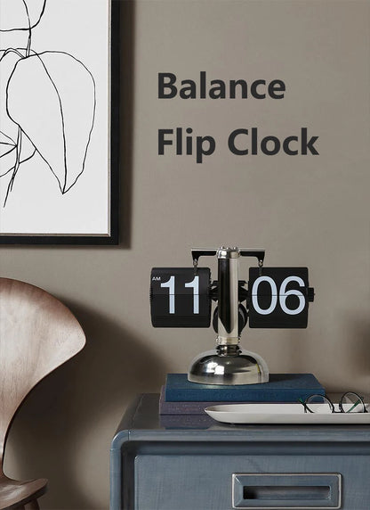 A Flipping Clock with Page Turning Automatically for Modern Home Decoration Full of Sense of Technology Retro Table Clock