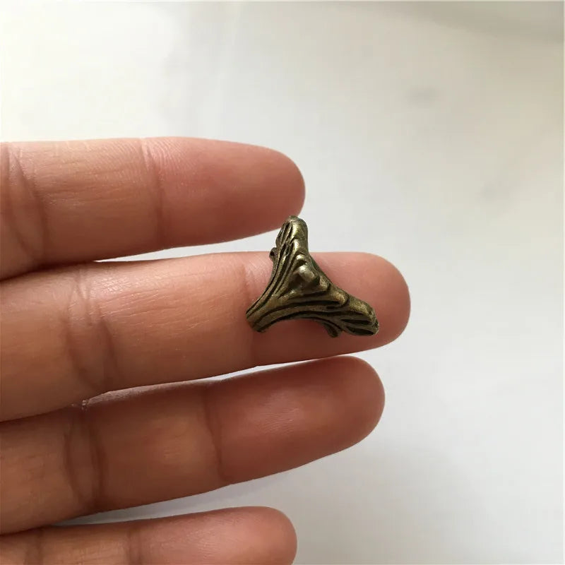 Antique Corner Protectors,Bronze Tone,Case Box Corners For Furniture Decoration ,19x11mm,8pcs