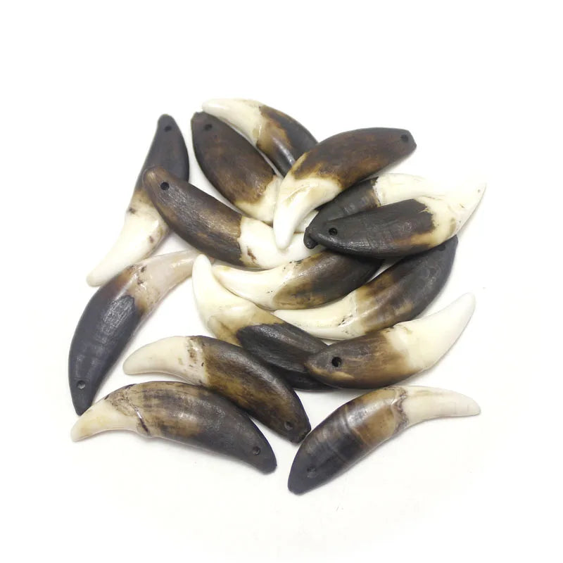 Wolf Teeth Pendant Wholesale Teeth 4 pcs Retro White&Black Teeth Jewelry Accessories Resin High Imitation  