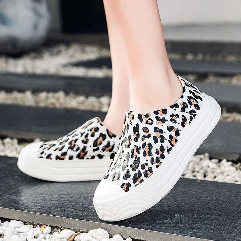 Summer Women Beach Sandal EVA External Wear Cave Sandal Big Kid Casual Shoe Heightening Sandal Thick Bottom Hole Garden Shoe