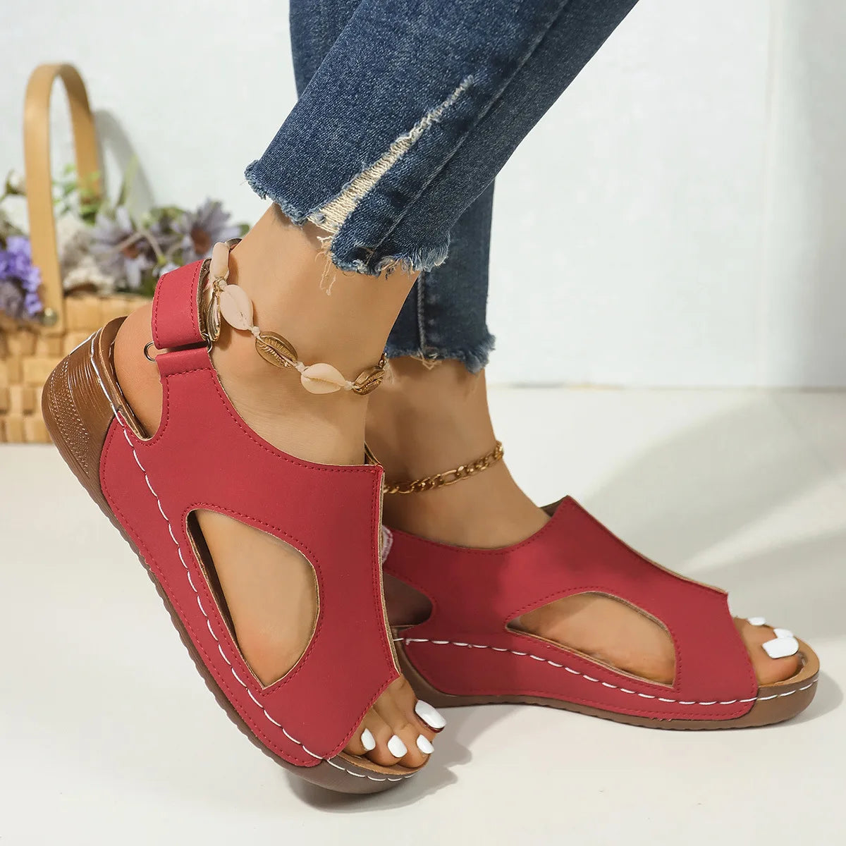 Plum-size Velcro platform sandals women's car stitched breathable hollow wedge beach sandals