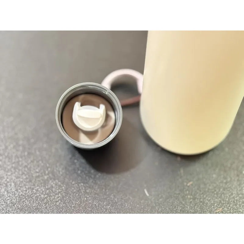 Large - Capacity Water Bottle: for Outdoor Activities & on - The - Go Hydration for Outdoor Enthusiasts & Active Lifestyles