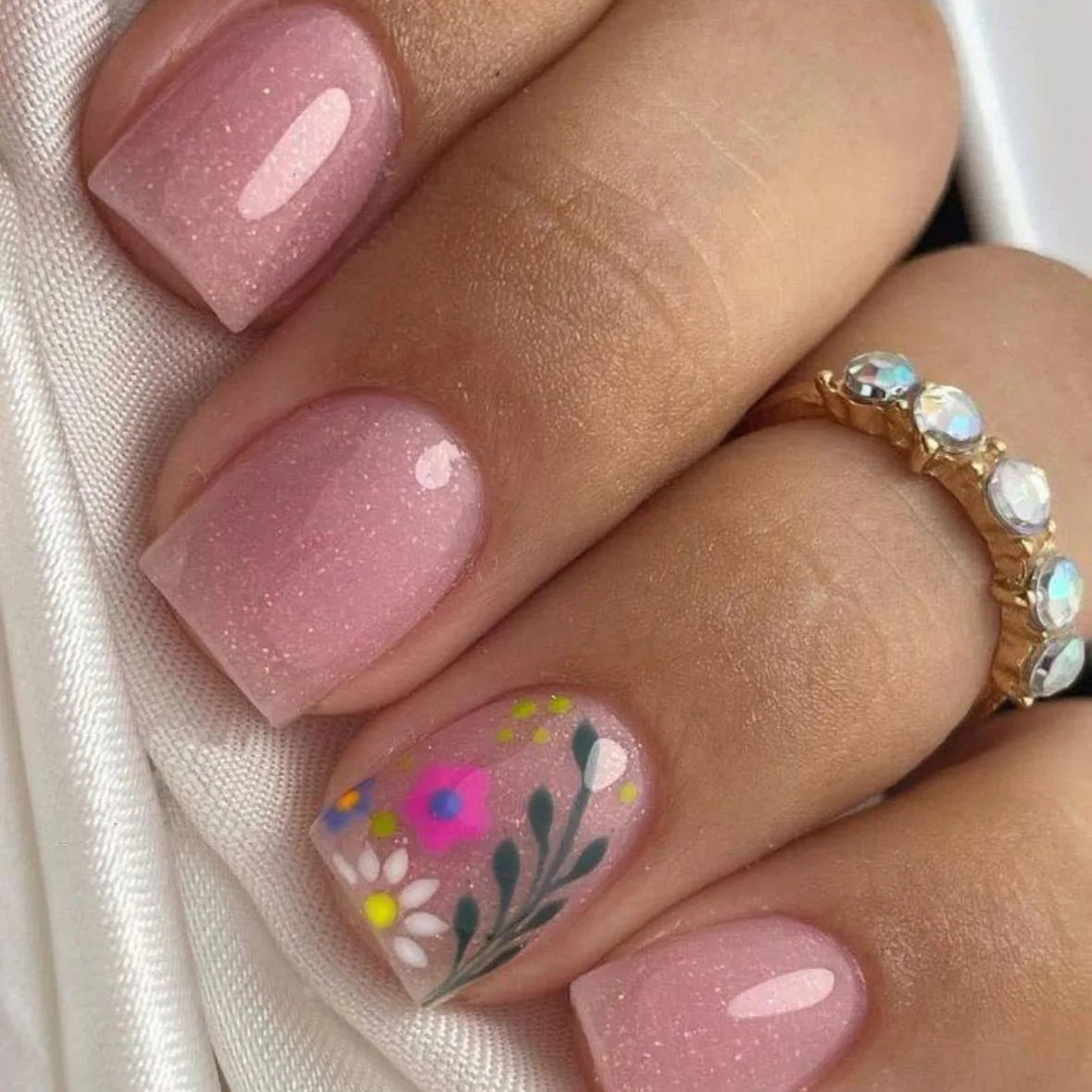 24Pcs Fairy White Flower Fake Nails Pink French Tip Press on Nails Short Square Wearable False Nail for Women Girls DIY Manicure