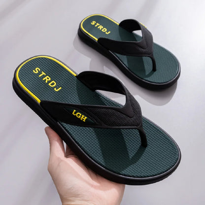Men's Summer Flip-flops with Anti-odor and Anti-slip Features As Well As Fashionable Super Soft-soled and Trendybeach Flip-flops