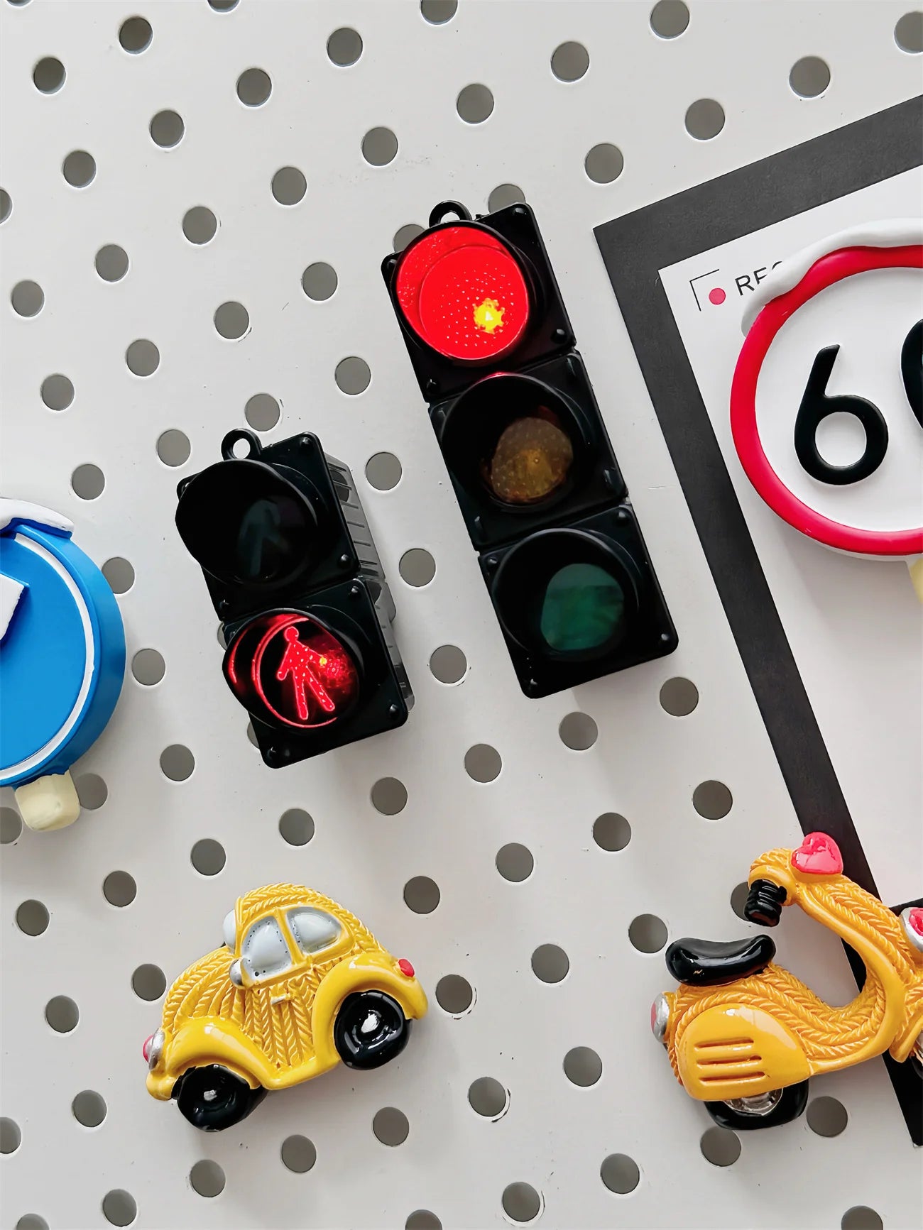 INS Glowing Magnetic Fridge Stickers Light Traffic Light Luminous Light Box Creative Refrigerator Sticker Magnets Home Decor