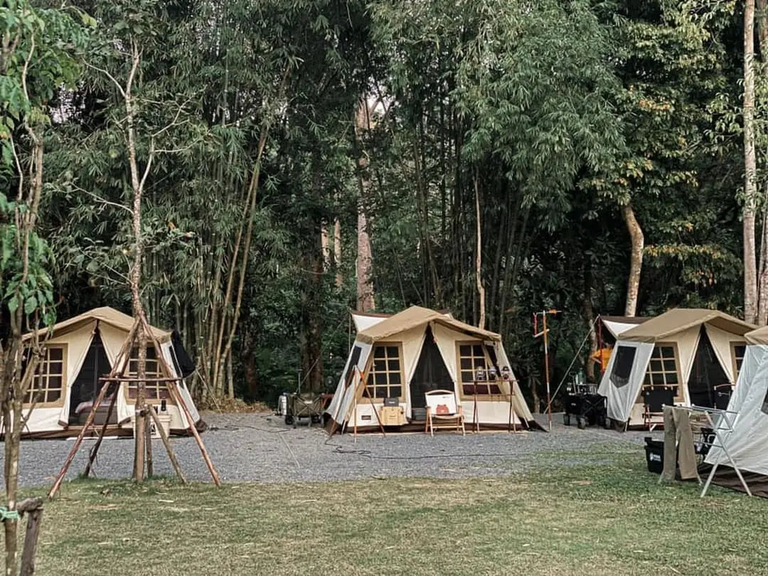 Multi Person Camping Cabin Outdoor Rain Proof Camping Luxury Villa Camp Large Tent