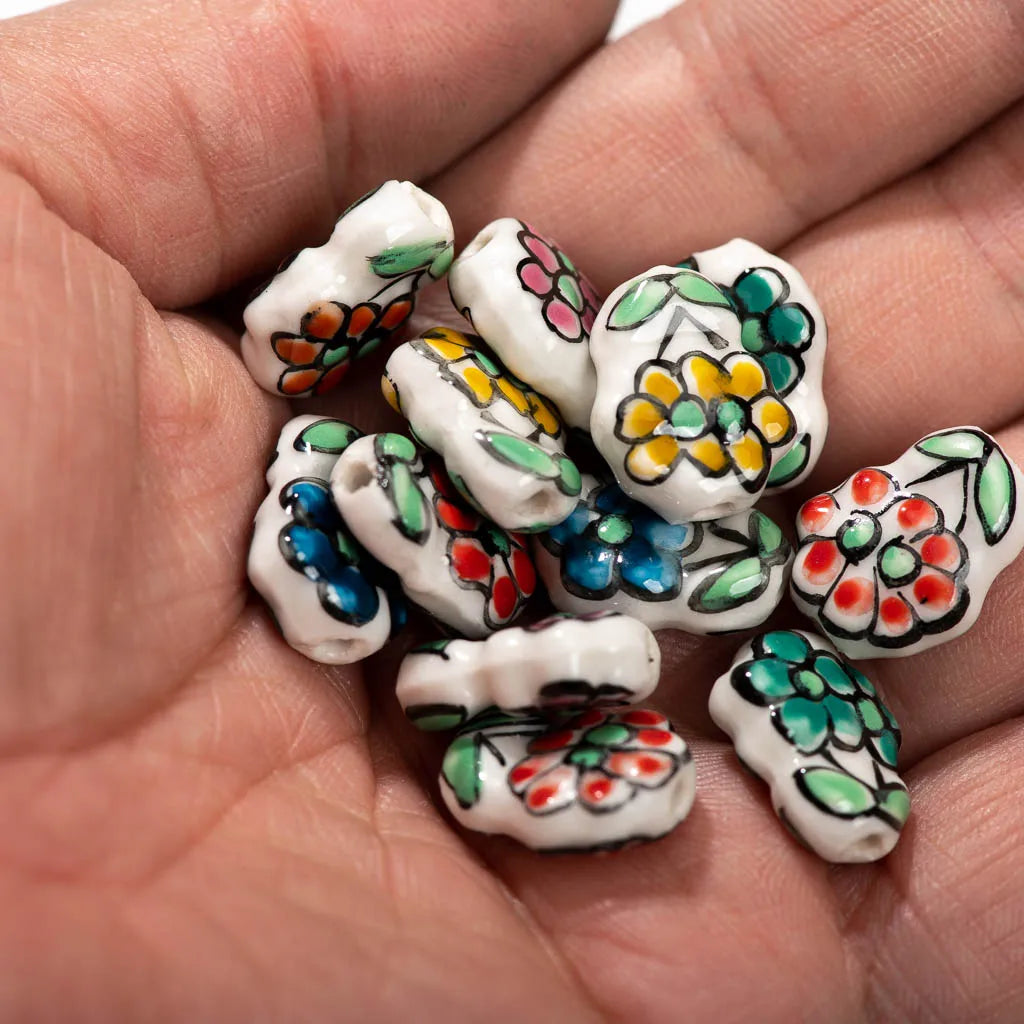 5pcs Artisan Hand-Painted Ceramic Beads Featuring Delicate Multi-Colored Floral Motifs Z717
