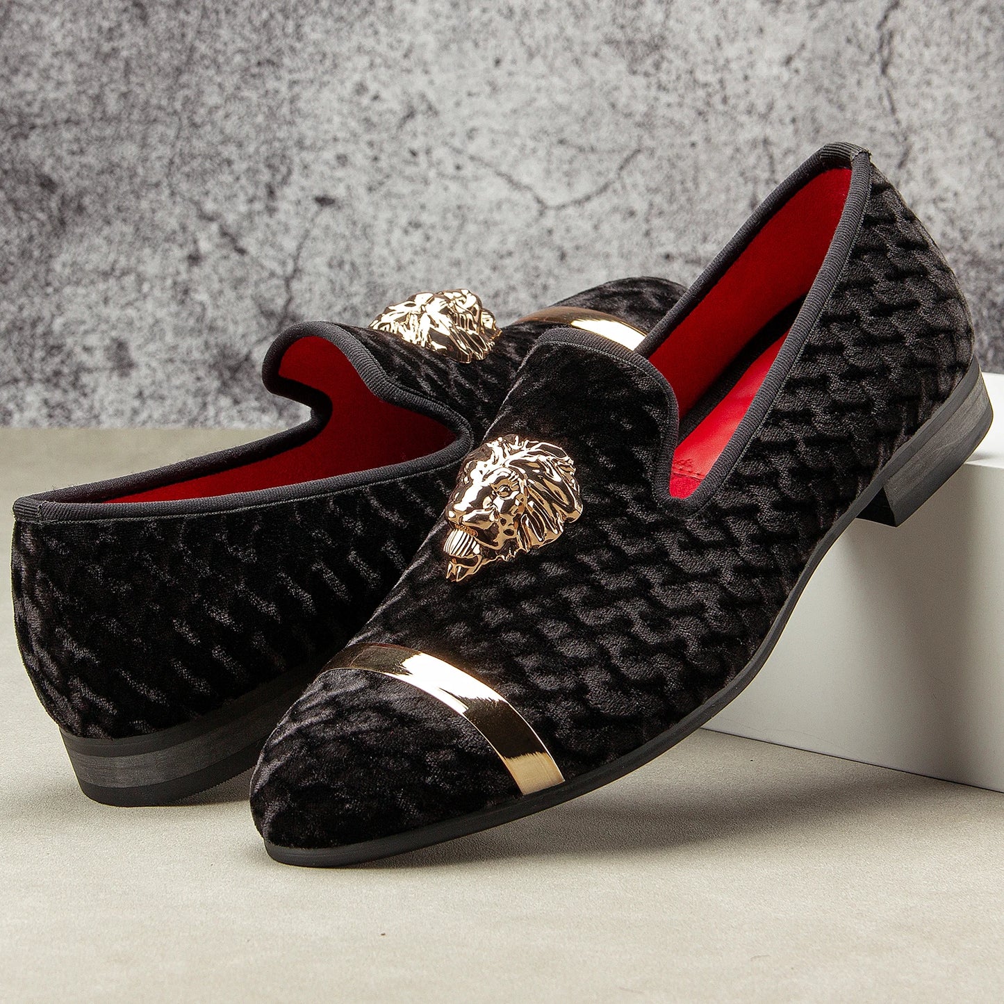 Luxury Brand Loafers Diamond Velvet Men Dress Wedding Shoes Rivets Casual Flats Designer Sneakers