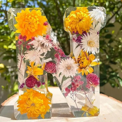 Floral 26 Letters Night Lights Decorative Resin Lamp with Initial Letter & Dry Flower Creative Table Light Night Lamp Glowing