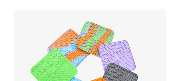 Pet Lick Silicone Mat Pet Slow Food Plate Dog Bathing Distraction Silicone Dog Sucker Food Training Dog Feeder Supplies for Dogs