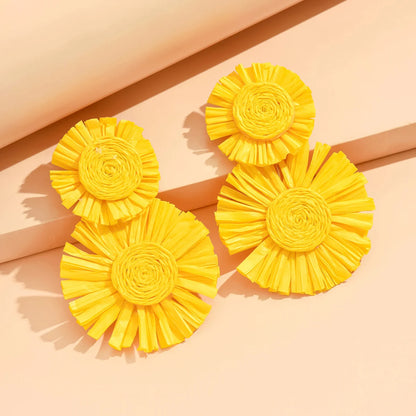 Bohemian A Pair of Bold Sunflower Hand-Woven Raffia Earrings in A Variety of Colors Suitable for Beach Vacation Balls