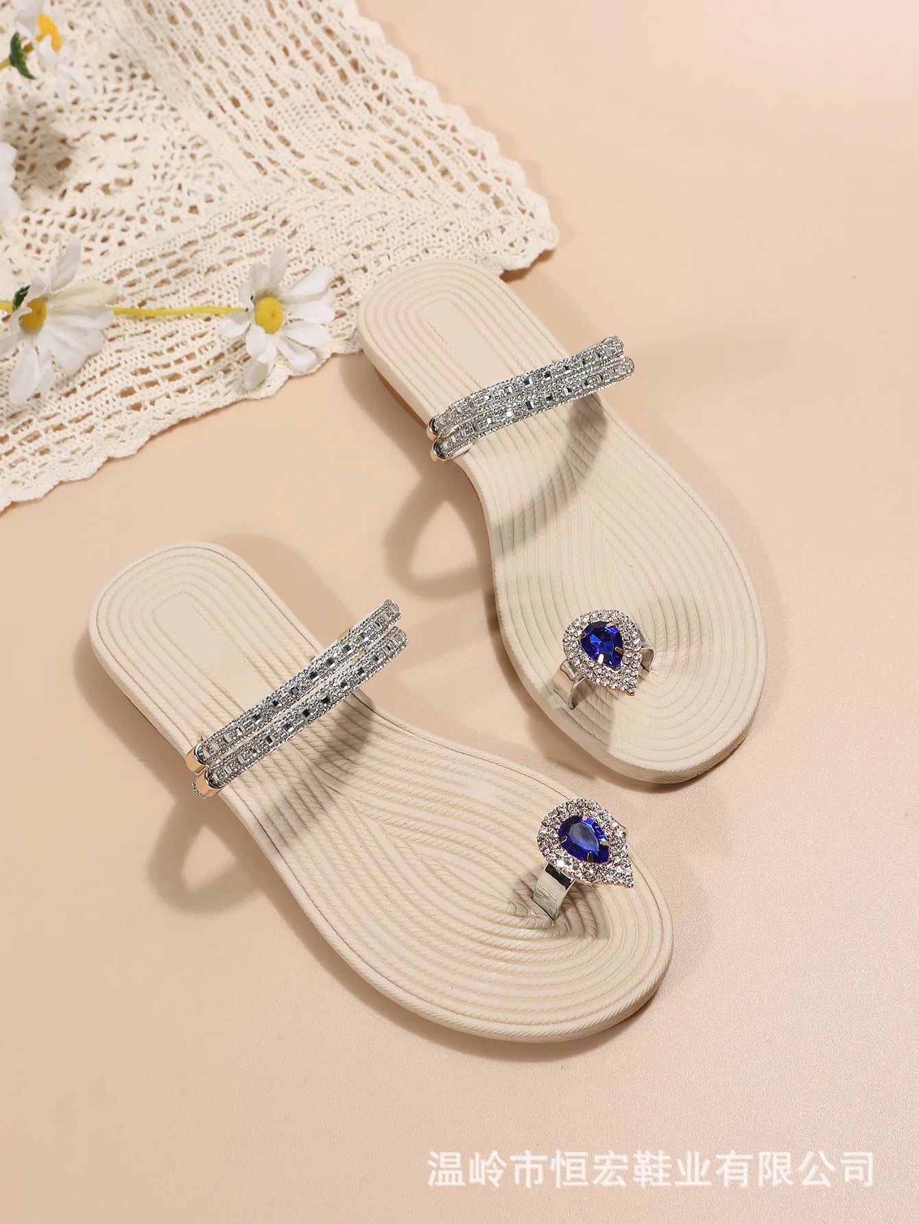 Flip-flops women 2024 summer new two-wear beach sandals European and American rhinestones soft soles flat slippers