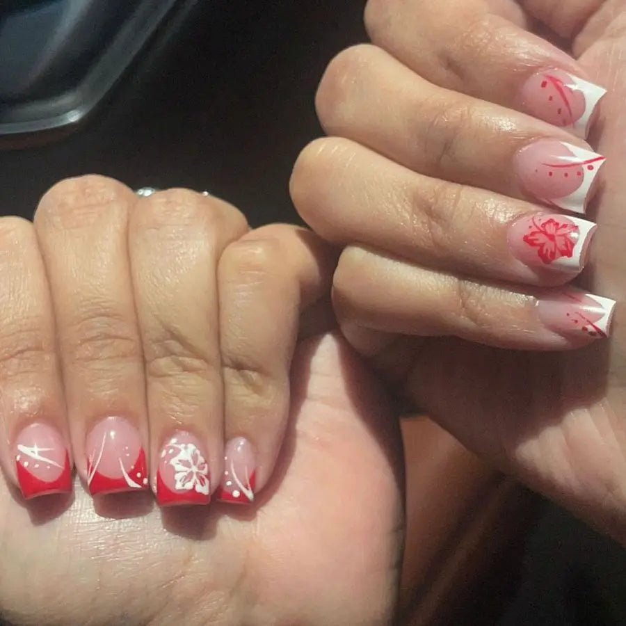 Pink French Style False Nails White Flower Printed Short Square Head Press on Nails Simple Wearable Artificial Nails Art 24Pcs