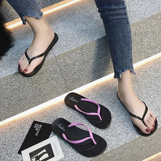 Flip-flops female students Korean version outer wear fashion flat bottom non-slip splint sandals clip-on beach slippers sandals