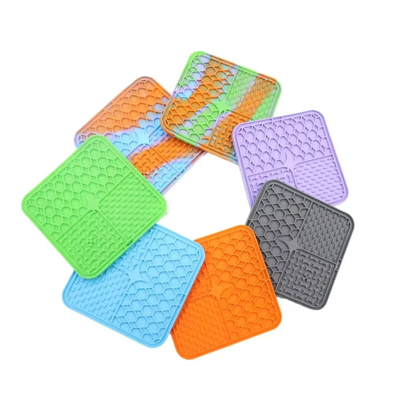 Pet Lick Silicone Mat for Dogs Pet Dog Sucker Food Training Slow Food Plate Dog Bathing Distraction Silicone Feeder Supplies