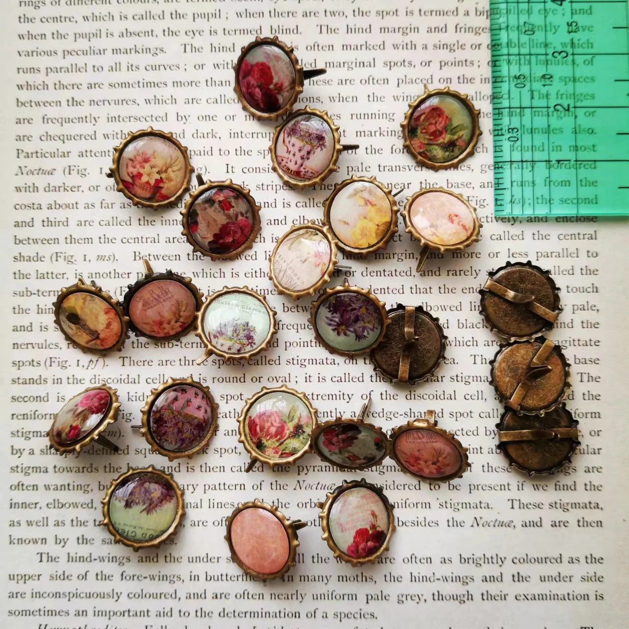 [MET004] 22-26pics Mixed Printing Metal Retro Brads for Scrapbooking Embellishment Decorative Beads Clothes Handmade Crafts