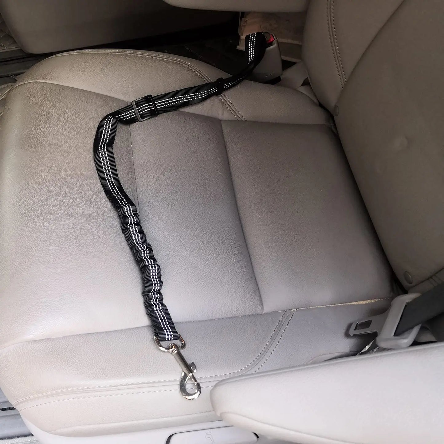 2pcs Dog Seat Belt for Car Adjustable Car Harness Bungee Anti Shock Safety Seats Belts Elastic Cushioning Seatbelt Leash