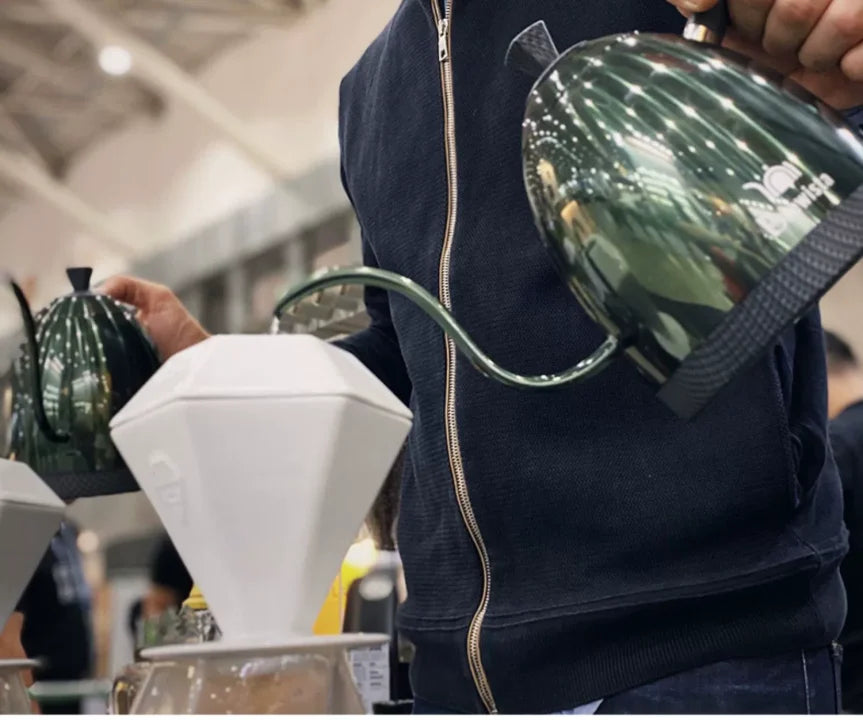 Brewista- Coffee Kettle, Intelligent Gooseneck, Insulated, Variable Pour Over, Coffee Water Pot, Bluetooth, 600ml, 220V