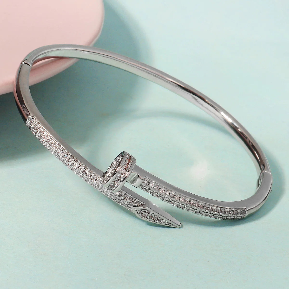 Classic Stainless Steel Woman's Nail Bracelet Europe and the United States Popular Bracelets Sparkling Zircon Bangle As A Gift