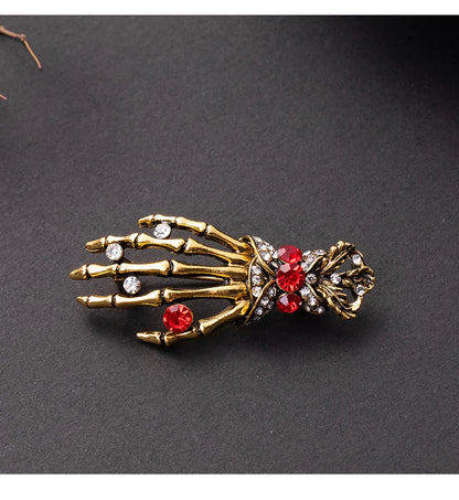 Skull Palm Inlaid Rhinestone Brooch for Men Gothic Fashion Retro Brooches Pin Halloween Day Jewelry Party Boyfriends Gift