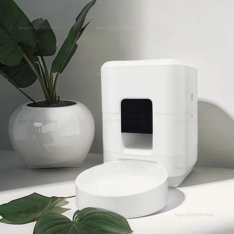 Smart Pet Feeder 2L Automatic Wifi Enabled Dry Food Dispenser for Cat Dog Home Use App Control Pet Supplies Auto Feeding System.