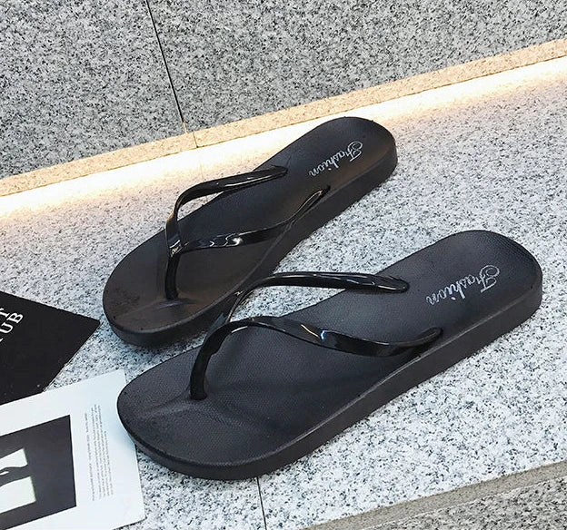 Flip-flops female students Korean version outer wear fashion flat bottom non-slip splint sandals clip-on beach slippers sandals