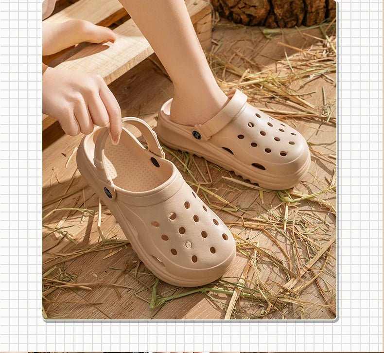 Women Clogs 2024 New Arrival Thick Platform Sandals Comfortable Fashion Slippers Summer Beach Slides