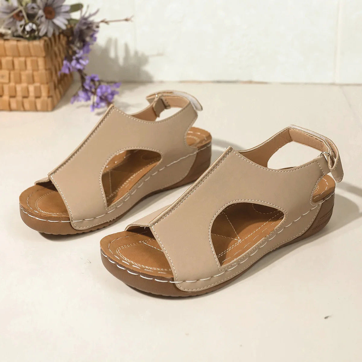 Plum-size Velcro platform sandals women's car stitched breathable hollow wedge beach sandals
