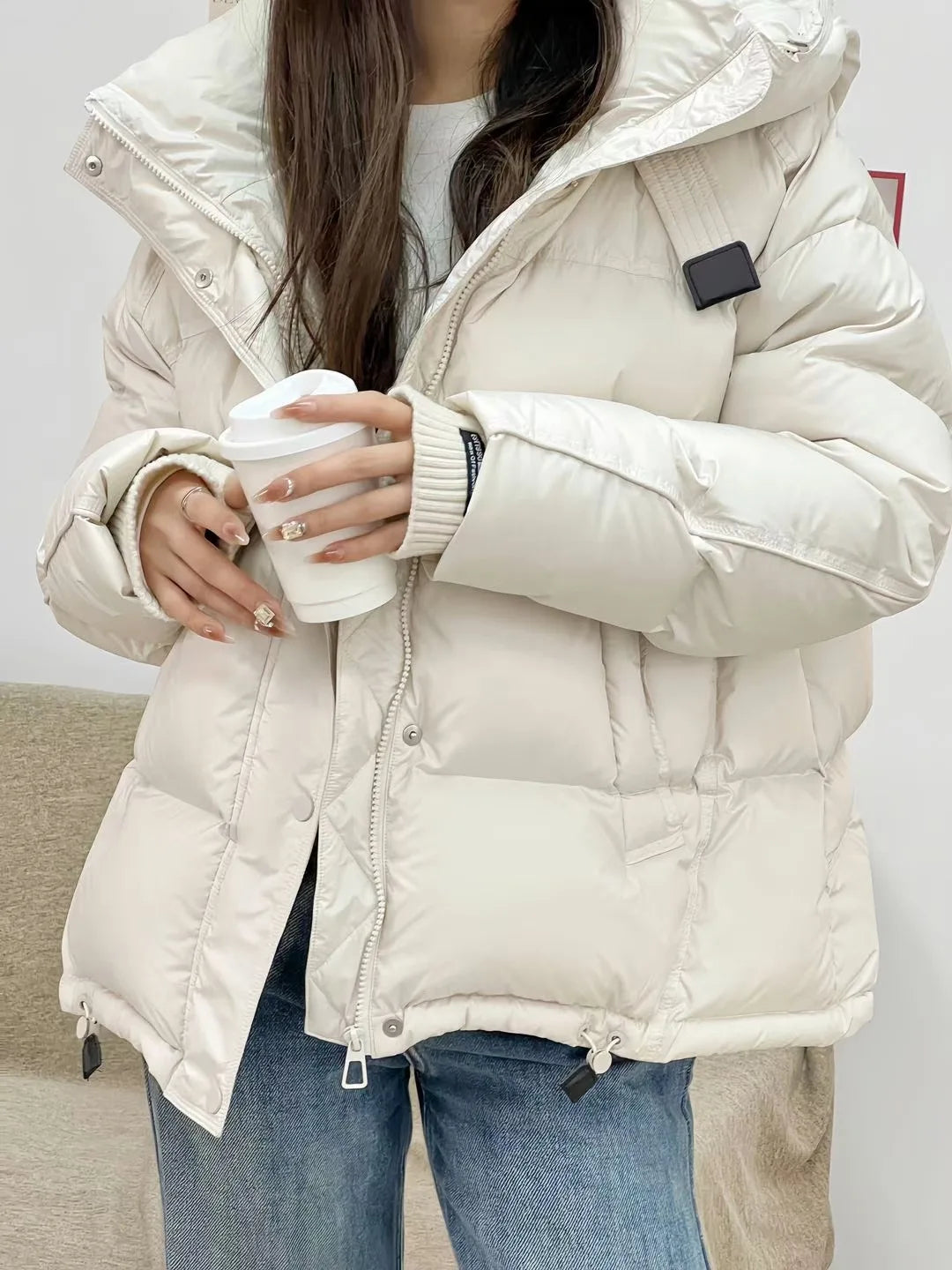 2025 New Women's Hooded Down Jacket 90% Duck Down Thickened Short Down Jacket Casual Versatile Fashion Cuffs Label Warm Coat