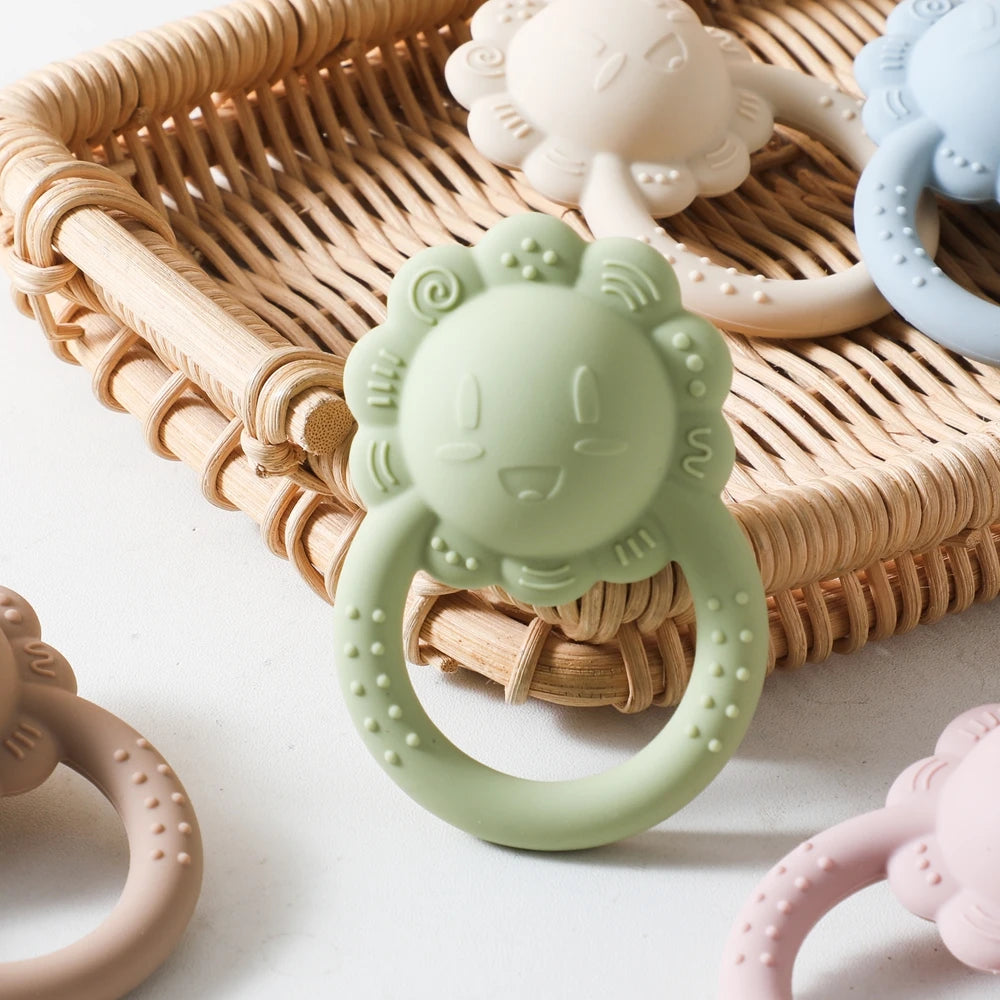 Baby Toys Silicone Teether Food Grade Rattle Toys Baby 0-12 Months Sensory Toys Silicone Lion Hand Bell Silicone Teething Rattle