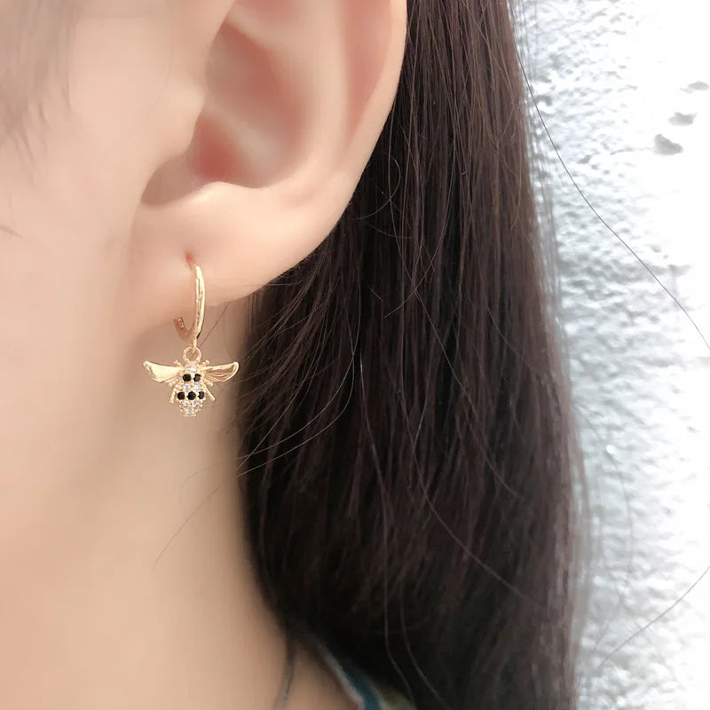 Geometric Zircon Round Bee Butterfly Hoop Earring for Women Cute Animal Huggie Ear Ring Jewelry Pendientes Wholesale