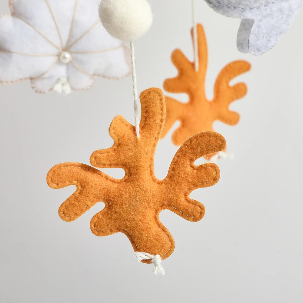 Baby Crib Mobiles Rattle Toy 0-12Months Soft Felt Whale Ball Bed Bell Newborn Music Box Bed Bell Crib Hanging Toys Infant Toys