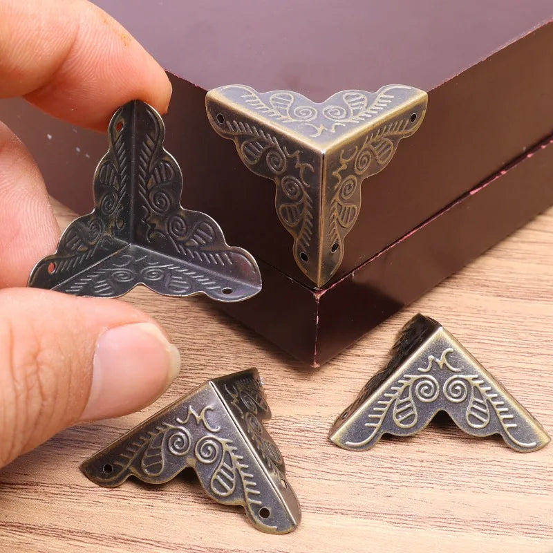 Carved Wooden Boxes Corner Protector Metal Edge Corners Guard Cover with Screws Wood Case Furniture Dresser Table Decoration