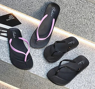 Flip-flops female students Korean version outer wear fashion flat bottom non-slip splint sandals clip-on beach slippers sandals